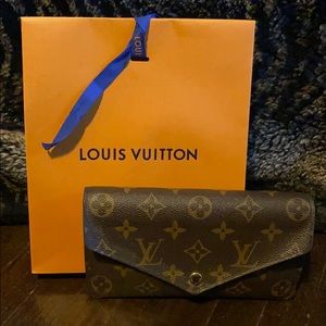 Authentic Louis Vuitton Jeanne wallet